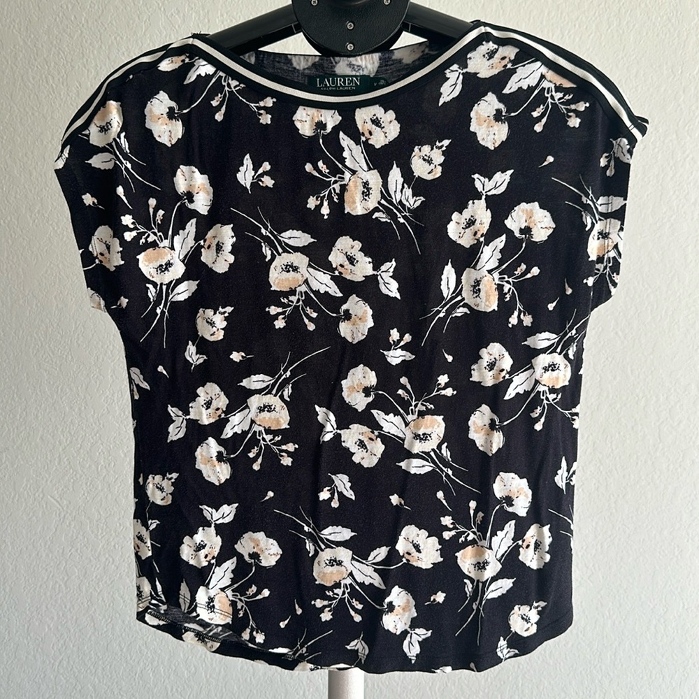T-shirts. Ralph Lauren. Size: M